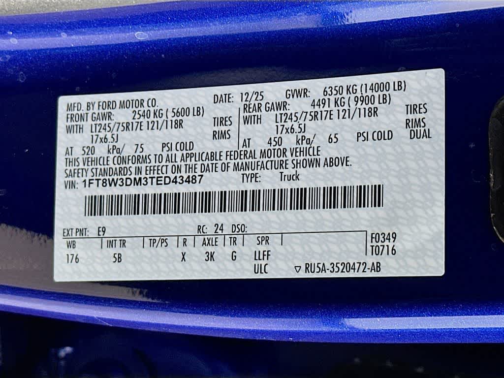 Ford Super Duty F-350 DRW LARIAT 2026