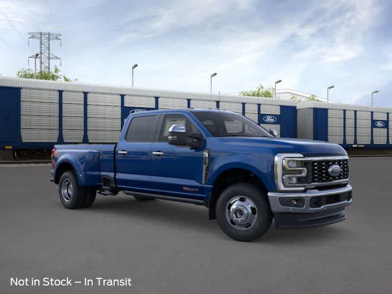 Ford Super Duty F-350 DRW LARIAT 2026
