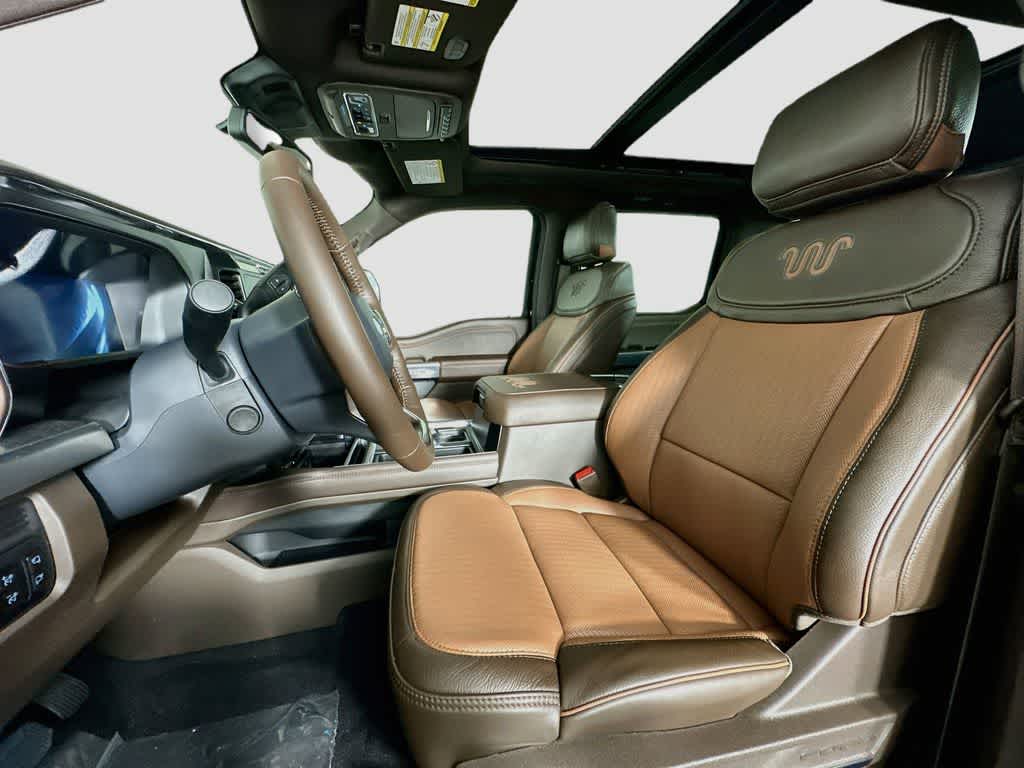Ford Super Duty F-350 DRW Pickup King Ranch 2026