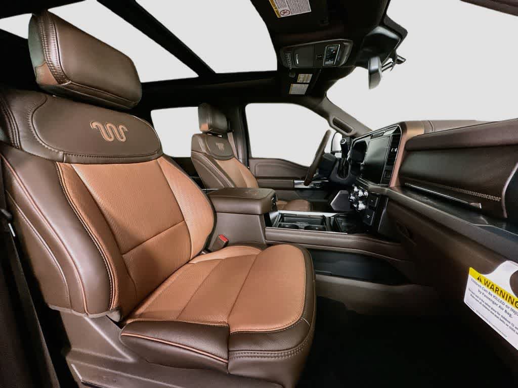 Ford Super Duty F-350 DRW Pickup King Ranch 2026