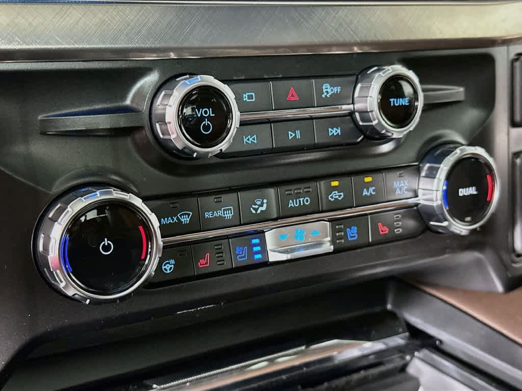 Ford Super Duty F-350 DRW Pickup King Ranch 2026