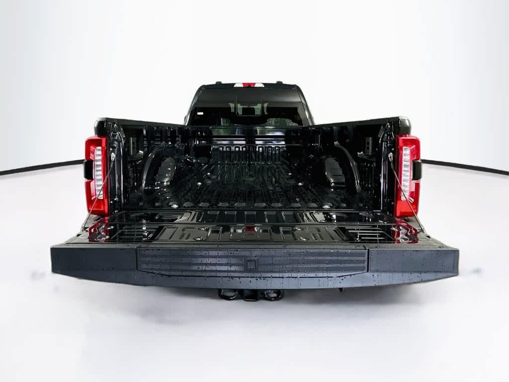Ford Super Duty F-350 DRW Pickup King Ranch 2026