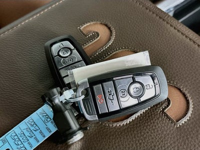Ford Super Duty F-350 DRW Pickup King Ranch 2026