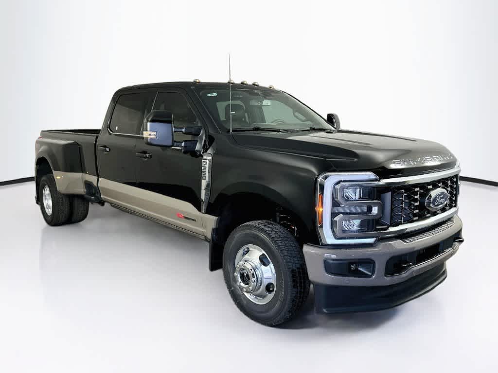 Ford Super Duty F-350 DRW Pickup King Ranch 2026