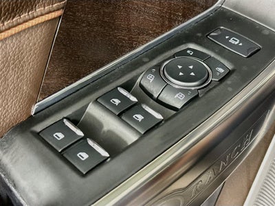 Ford Super Duty F-350 DRW Pickup King Ranch 2026