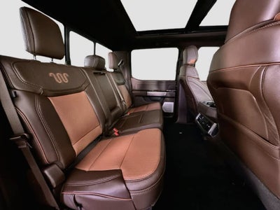 Ford Super Duty F-350 DRW Pickup King Ranch 2026