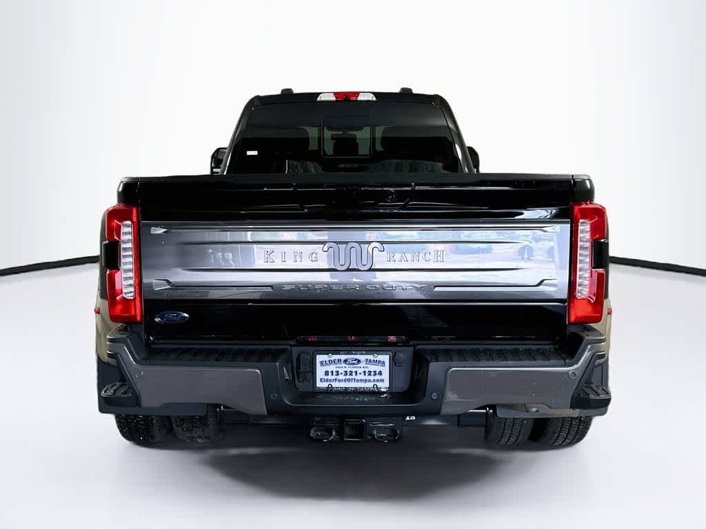 Ford Super Duty F-350 DRW Pickup King Ranch 2026
