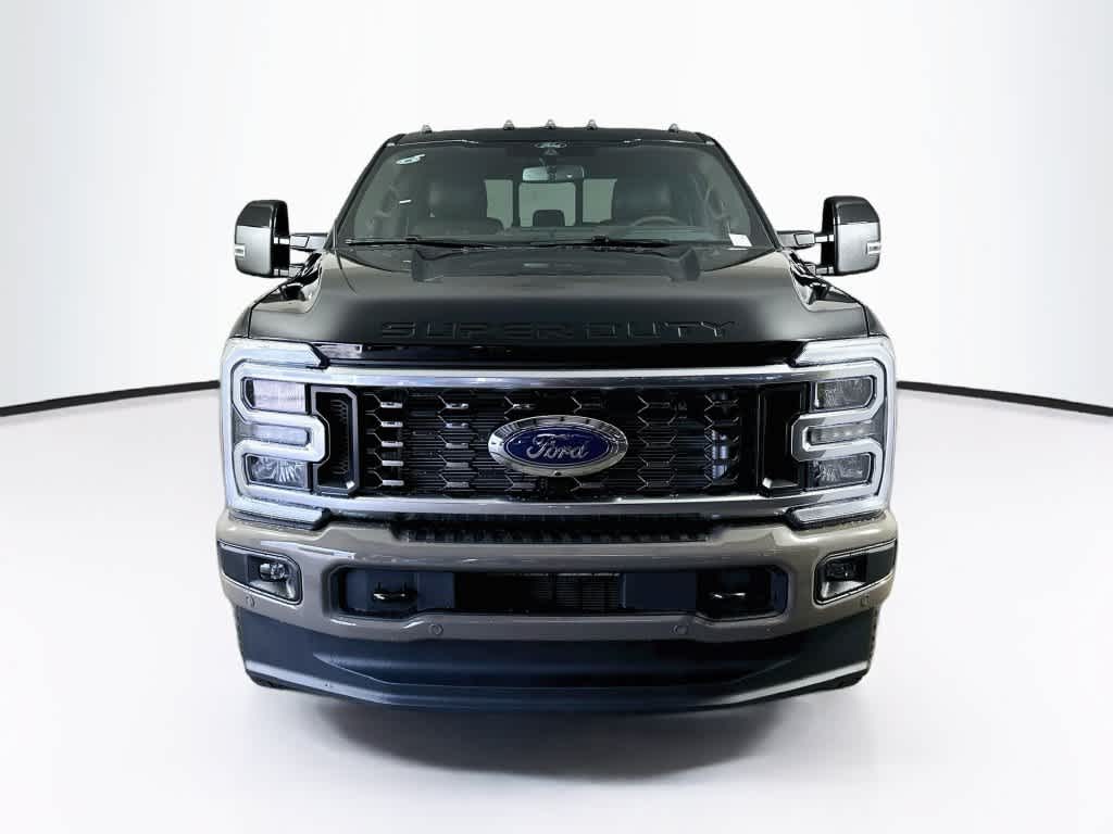 Ford Super Duty F-350 DRW Pickup King Ranch 2026