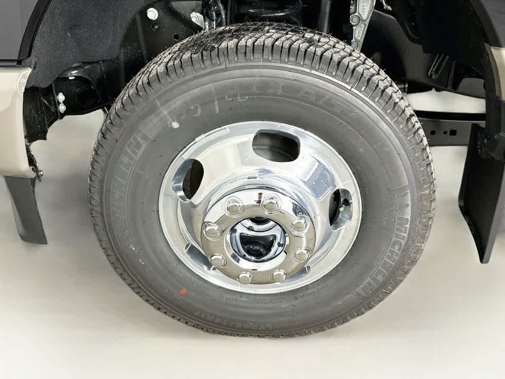 Ford Super Duty F-350 DRW Pickup King Ranch 2026
