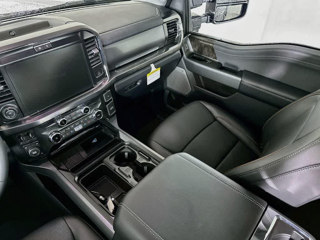 Ford Super Duty F-350 DRW Pickup LARIAT de 2026