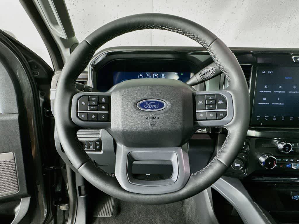 Ford Super Duty F-350 DRW Pickup LARIAT de 2026