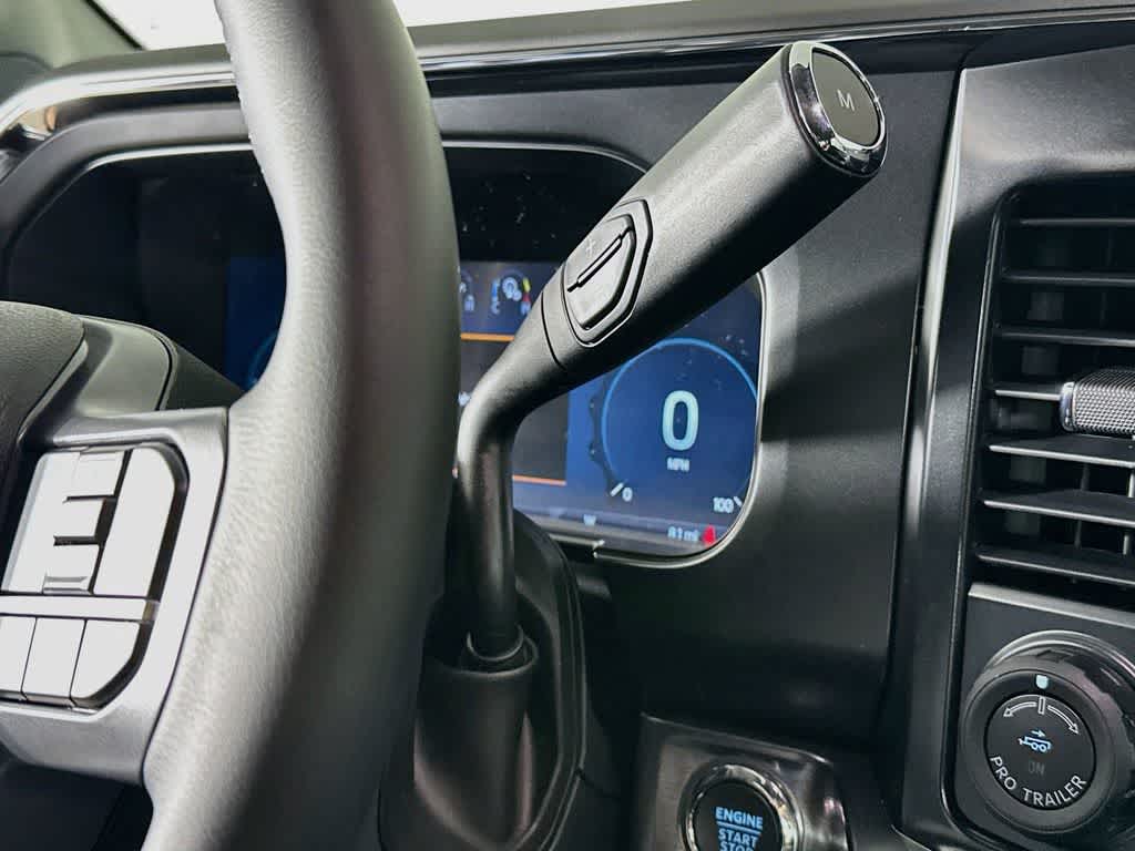 Ford Super Duty F-350 DRW Pickup LARIAT de 2026
