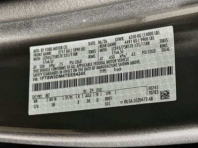 Ford Super Duty F-350 DRW Pickup LARIAT de 2026