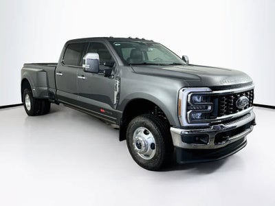 Ford Super Duty F-350 DRW Pickup LARIAT de 2026