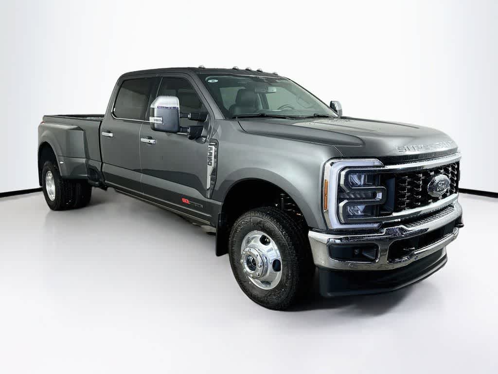 Ford Super Duty F-350 DRW Pickup LARIAT de 2026