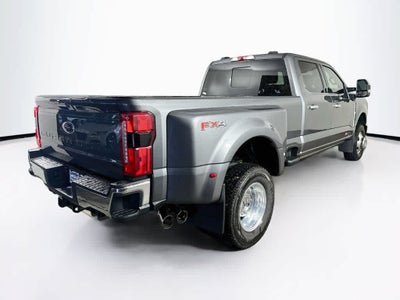 Ford Super Duty F-350 DRW Pickup LARIAT de 2026