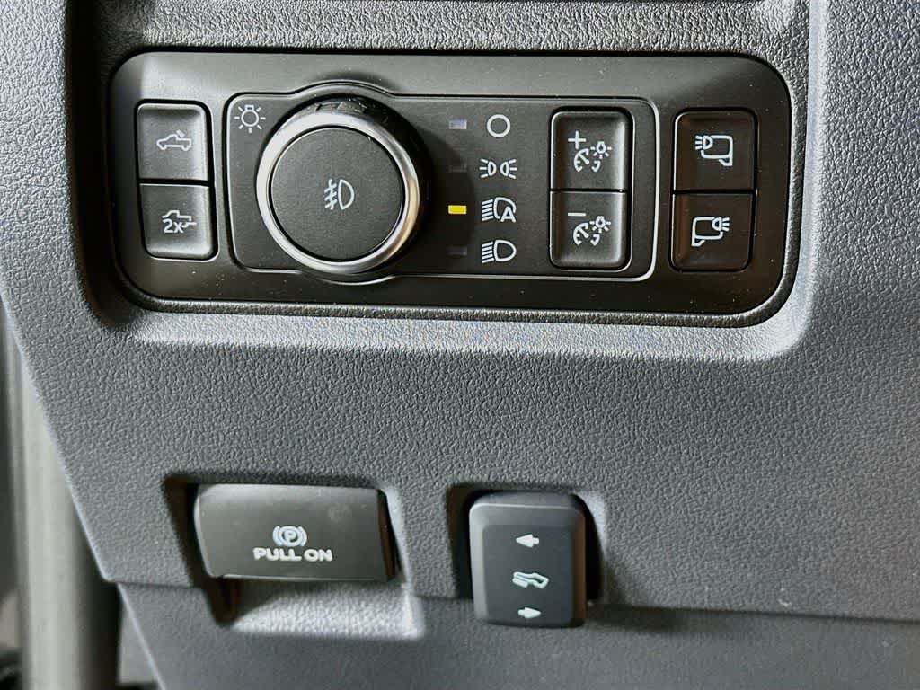 Ford Super Duty F-350 DRW Pickup LARIAT de 2026