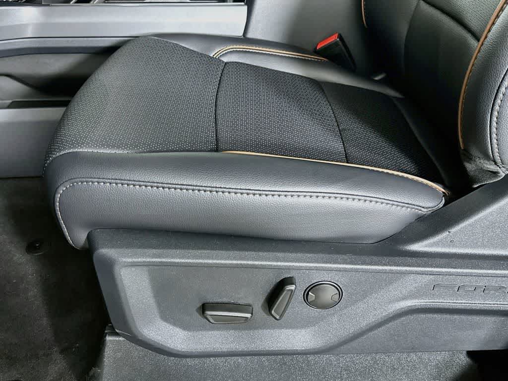 Ford Super Duty F-350 DRW Pickup LARIAT de 2026