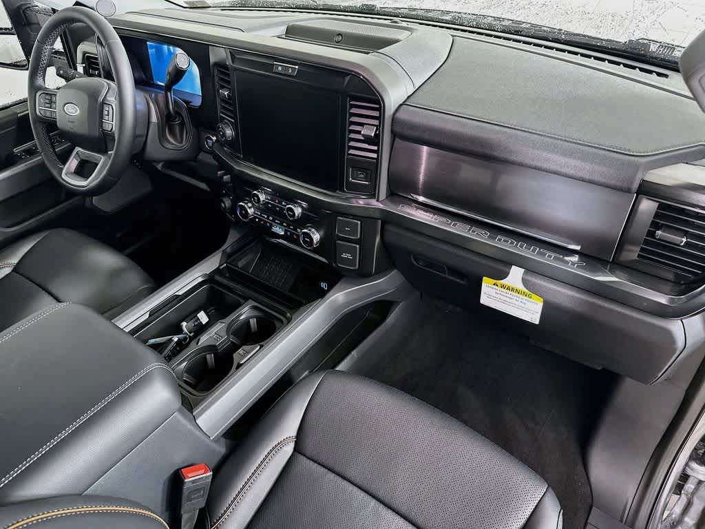 Ford Super Duty F-350 DRW Pickup LARIAT de 2026