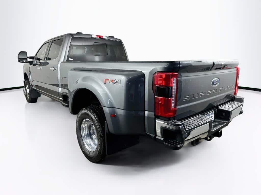 Ford Super Duty F-350 DRW Pickup LARIAT de 2026