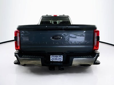 Ford Super Duty F-350 DRW Pickup LARIAT de 2026