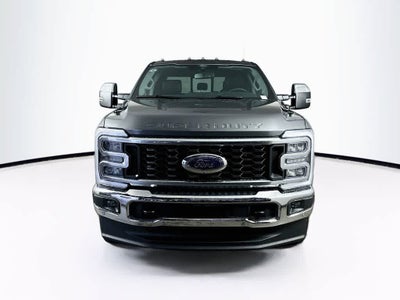 Ford Super Duty F-350 DRW Pickup LARIAT de 2026