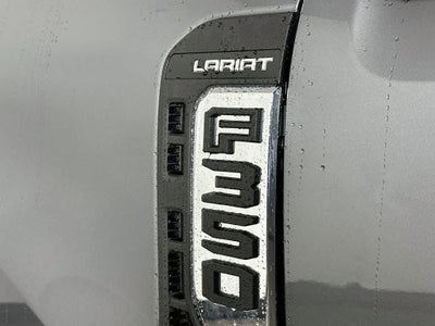 Ford Super Duty F-350 DRW Pickup LARIAT de 2026