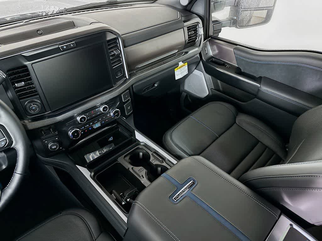 2026 Ford Super Duty F-350 DRW Platinum