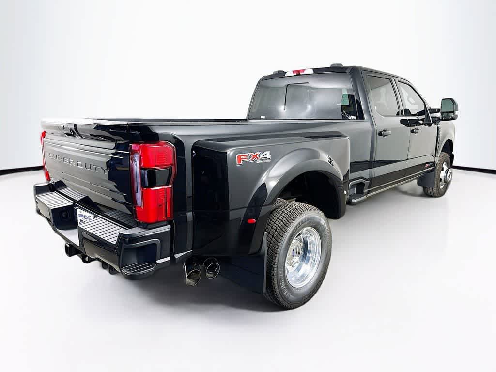 2026 Ford Super Duty F-350 DRW Pickup Platinum