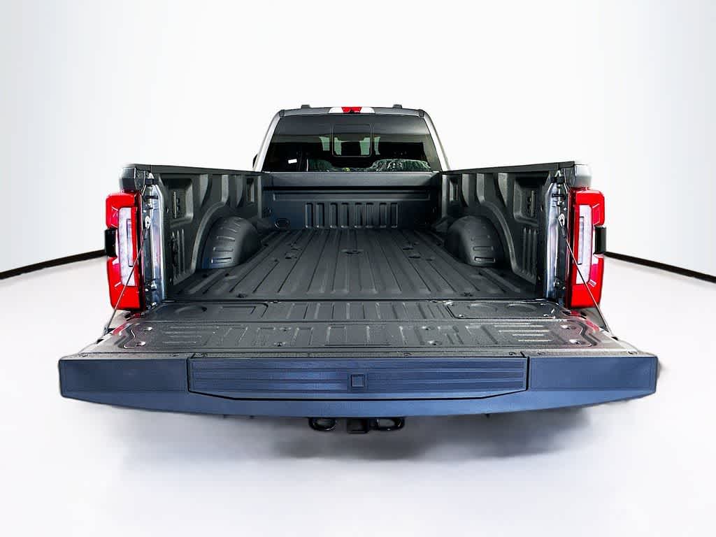 2026 Ford Super Duty F-350 DRW Pickup Platinum