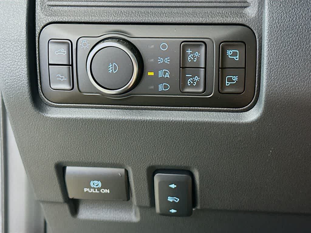 2026 Ford Super Duty F-350 DRW Pickup Platinum