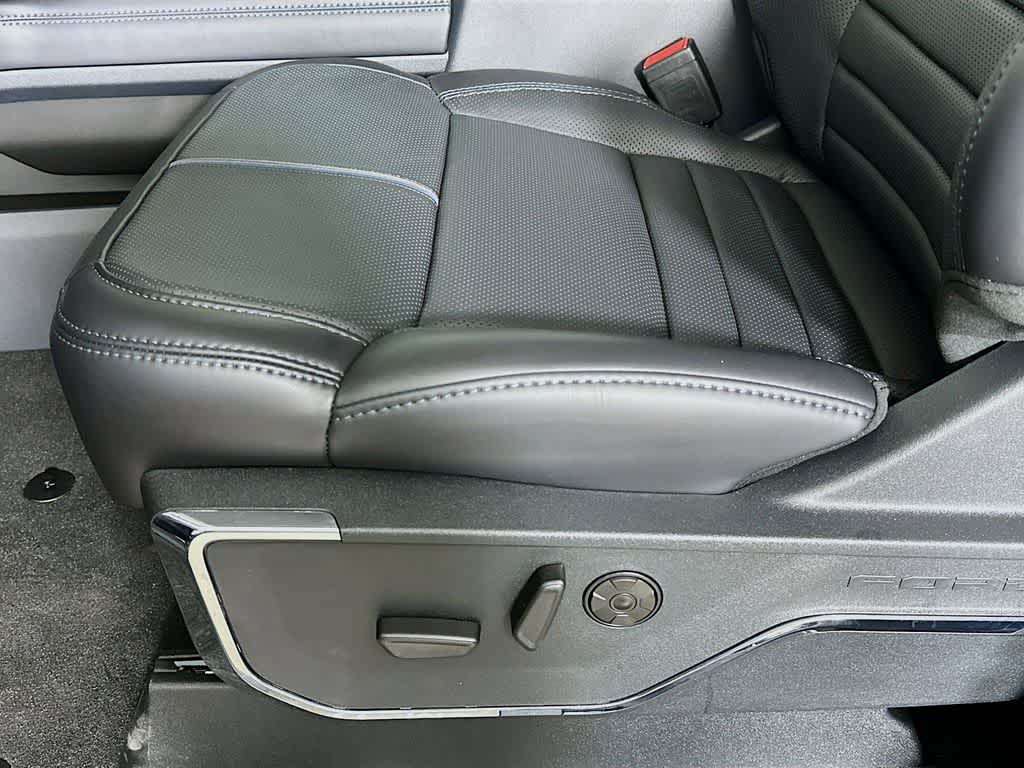 2026 Ford Super Duty F-350 DRW Pickup Platinum
