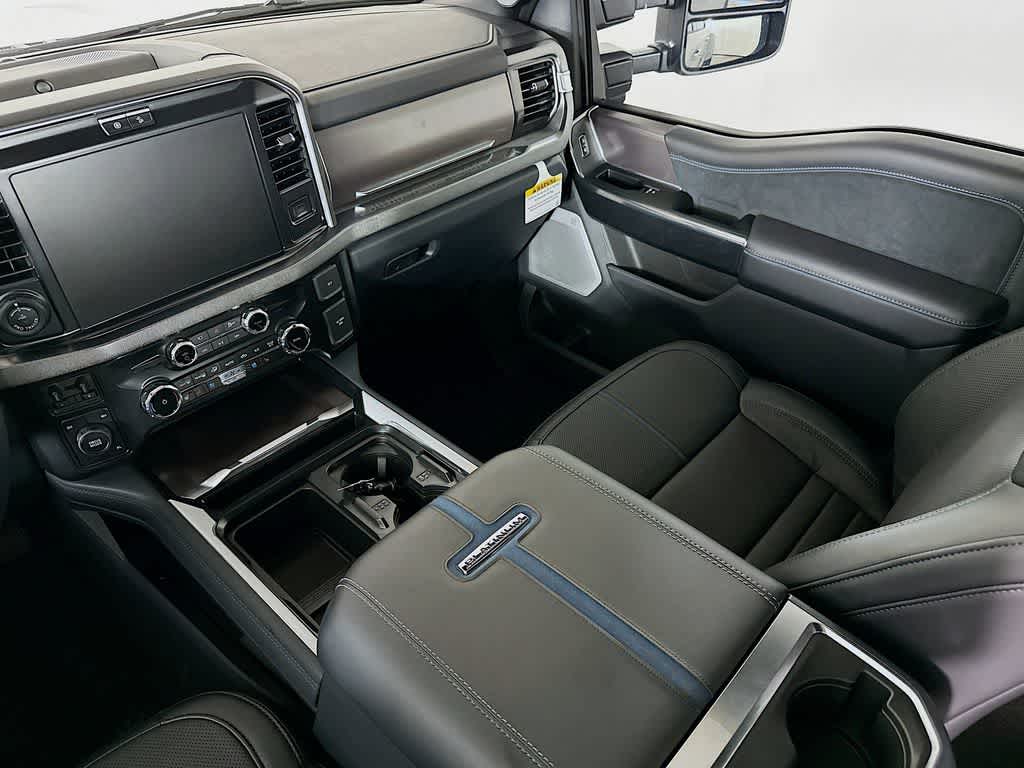 2026 Ford Super Duty F-350 DRW Pickup Platinum