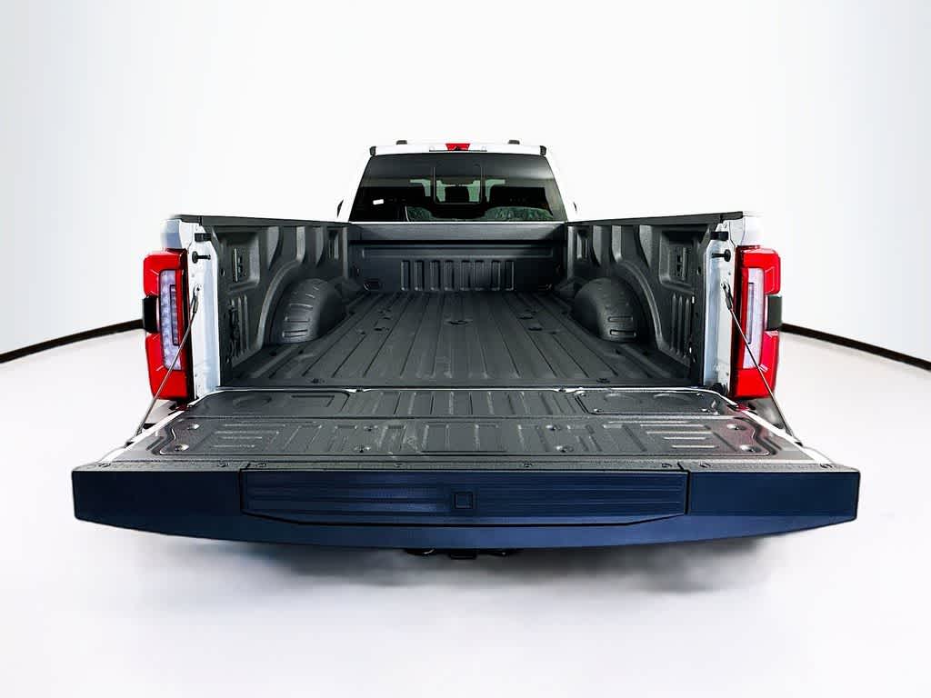 2026 Ford Super Duty F-350 DRW Pickup Platinum