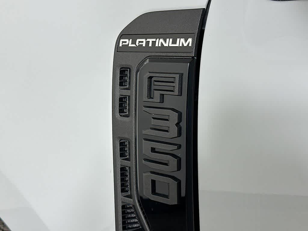 2026 Ford Super Duty F-350 DRW Pickup Platinum
