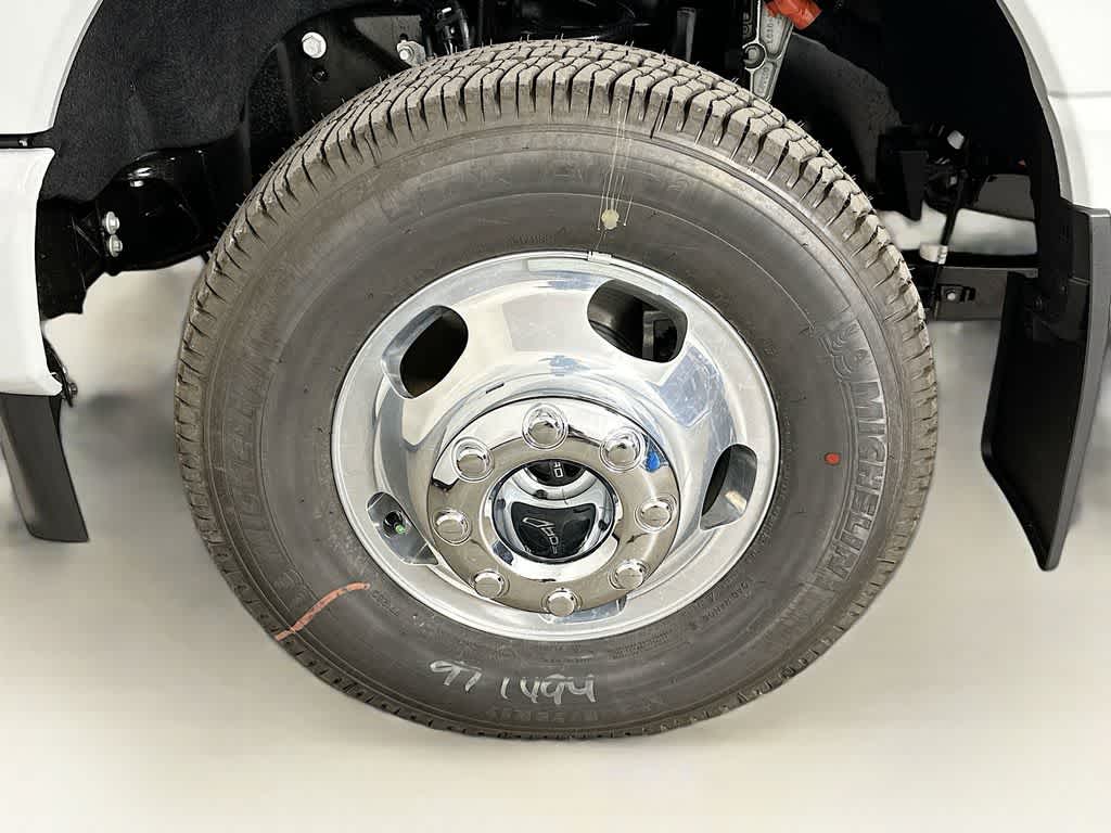 2026 Ford Super Duty F-350 DRW Pickup Platinum