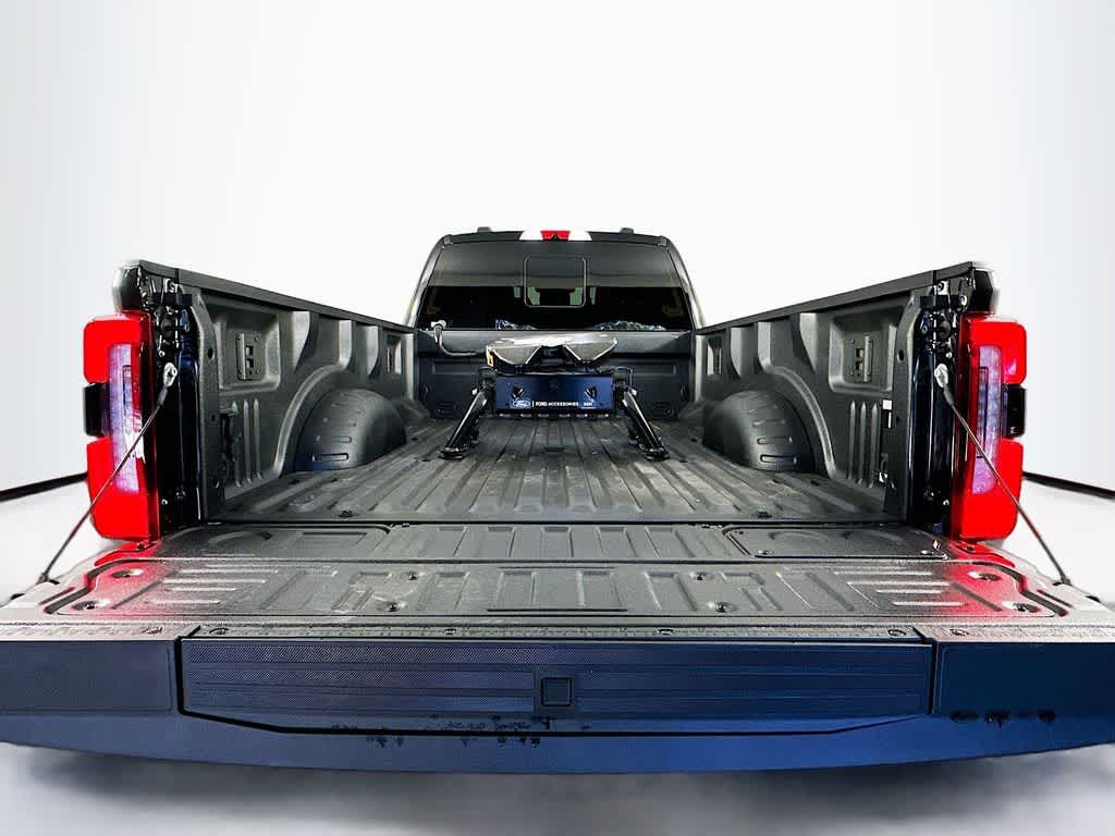 2026 Ford Super Duty F-350 DRW Platinum