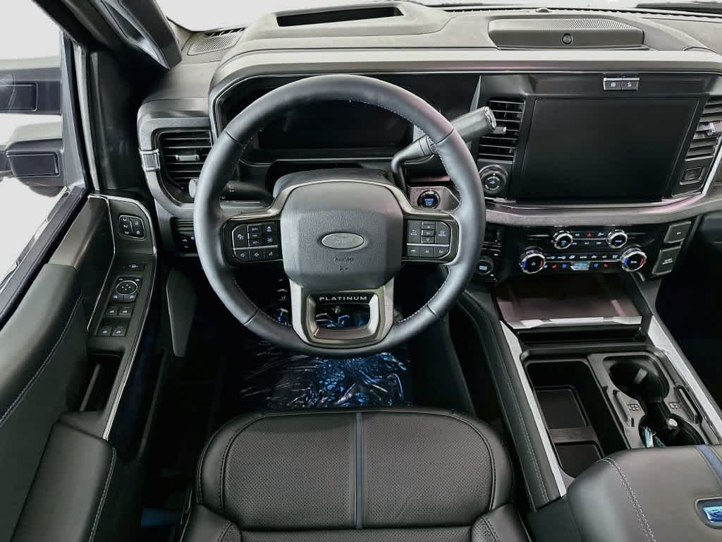 Ford Super Duty F-350 DRW Pickup Platinum de 2027