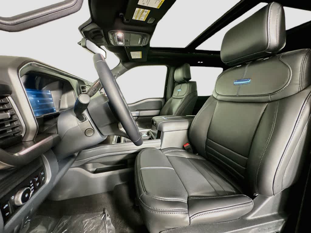 Ford Super Duty F-350 DRW Pickup Platinum de 2027