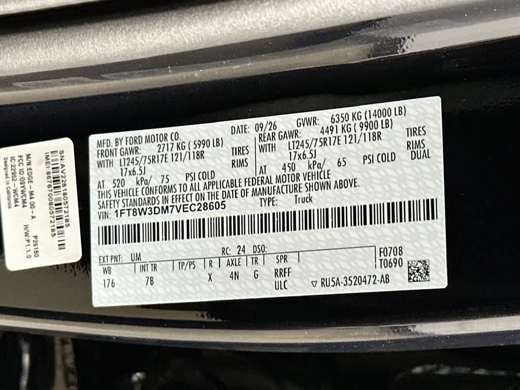 Ford Super Duty F-350 DRW Pickup Platinum de 2027
