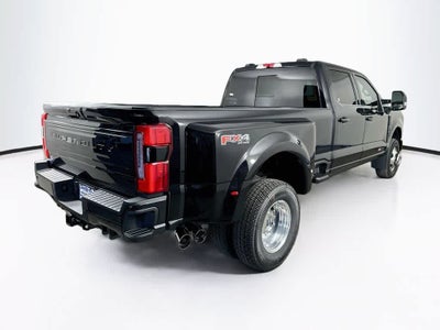 Ford Super Duty F-350 DRW Pickup Platinum de 2027