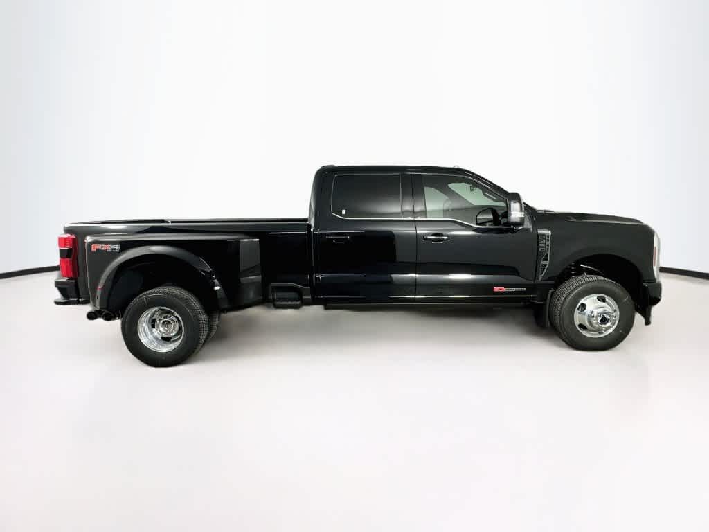 Ford Super Duty F-350 DRW Pickup Platinum de 2027