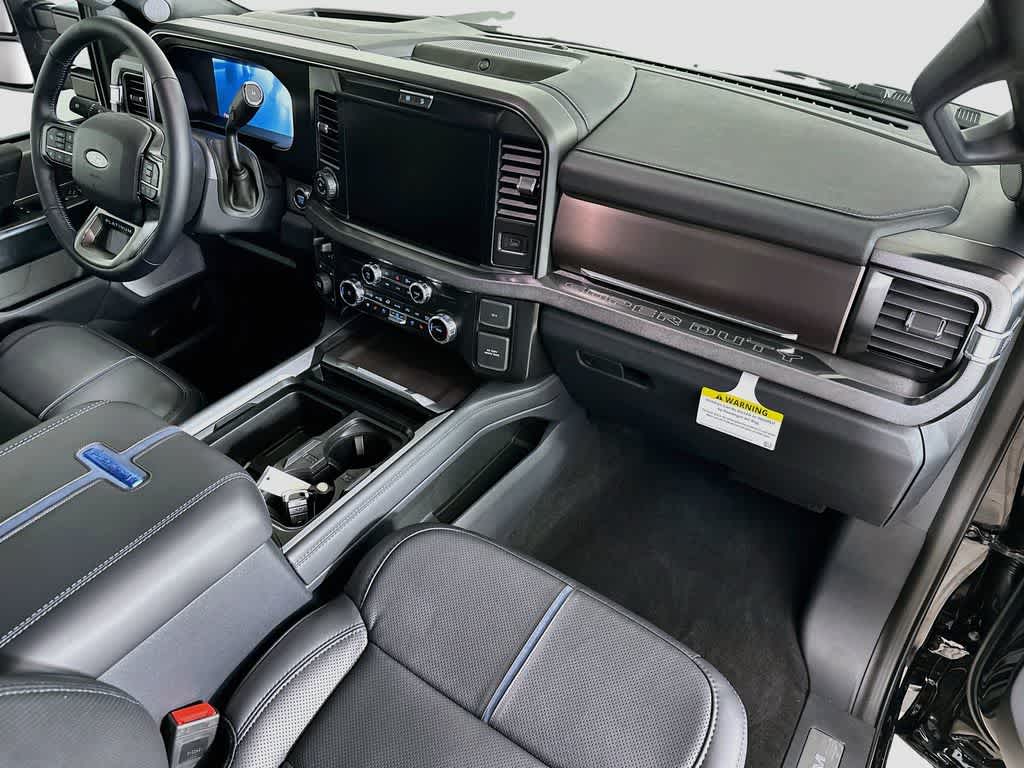 Ford Super Duty F-350 DRW Pickup Platinum de 2027