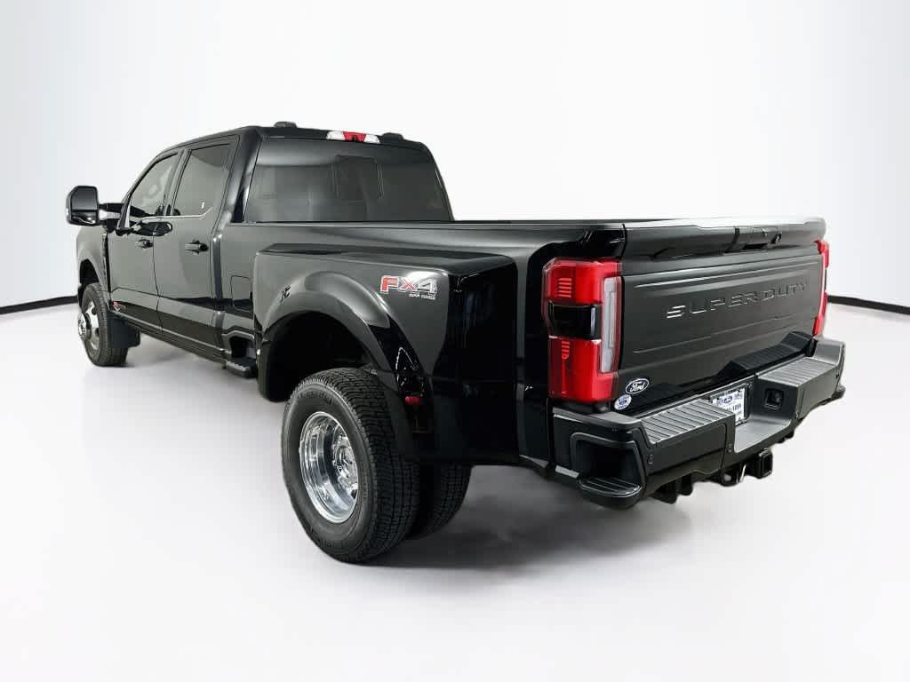Ford Super Duty F-350 DRW Pickup Platinum de 2027