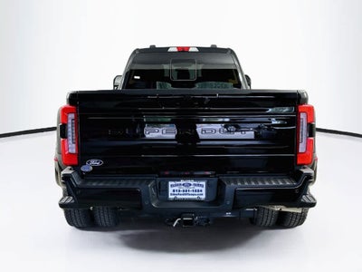 Ford Super Duty F-350 DRW Pickup Platinum de 2027