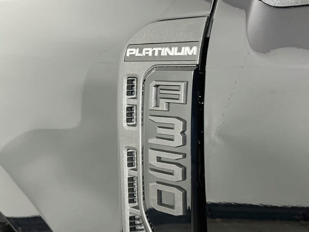 Ford Super Duty F-350 DRW Pickup Platinum de 2027