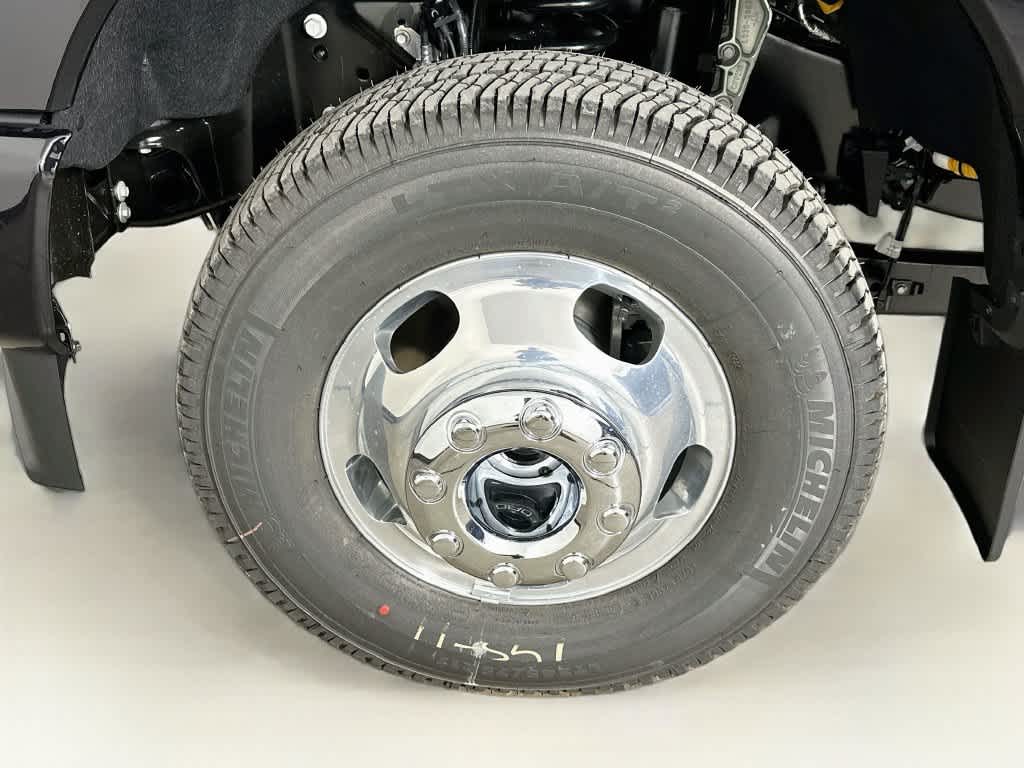 Ford Super Duty F-350 DRW Pickup Platinum de 2027
