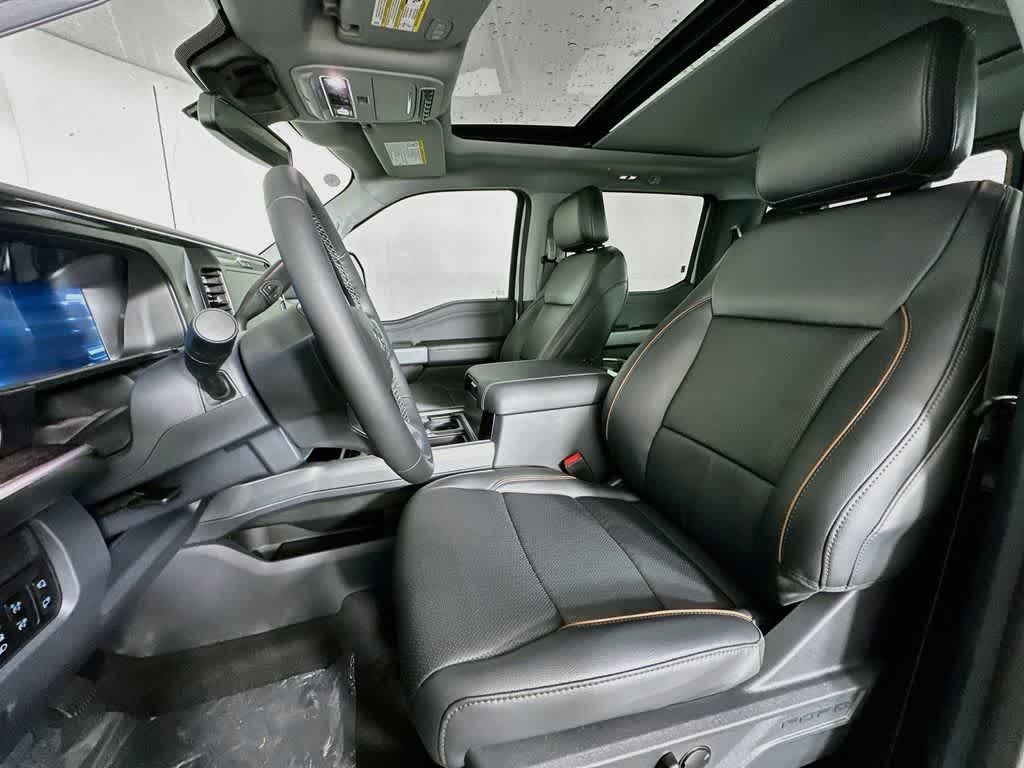 Ford Super Duty F-350 DRW Pickup LARIAT de 2026