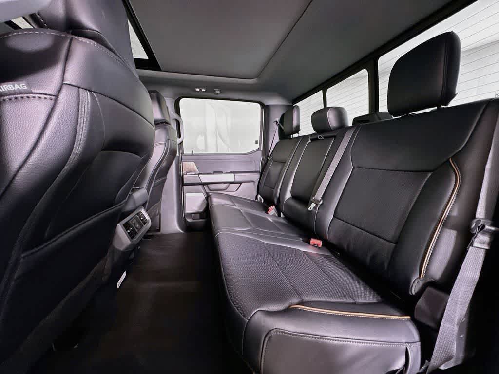 Ford Super Duty F-350 DRW Pickup LARIAT de 2026