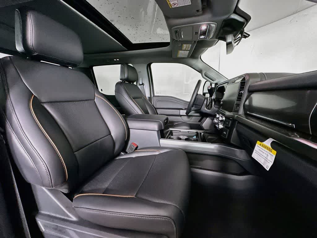 Ford Super Duty F-350 DRW Pickup LARIAT de 2026
